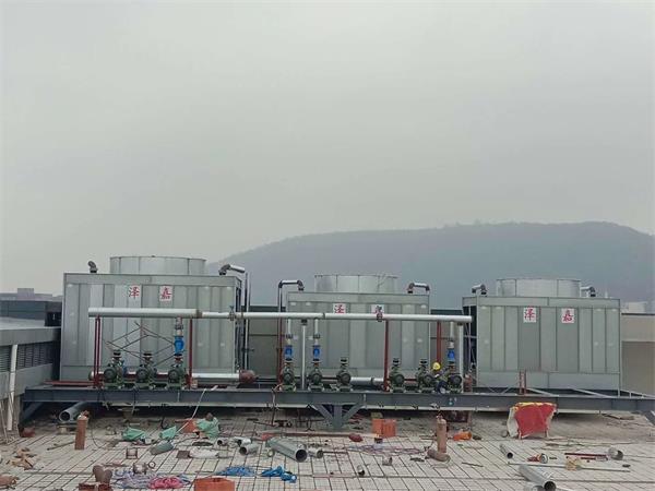 冷卻塔使用一天的耗水量是多少？