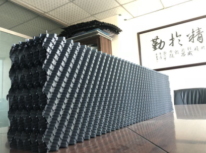 薄如紙的PVC填料居然能站65KG重量的人！